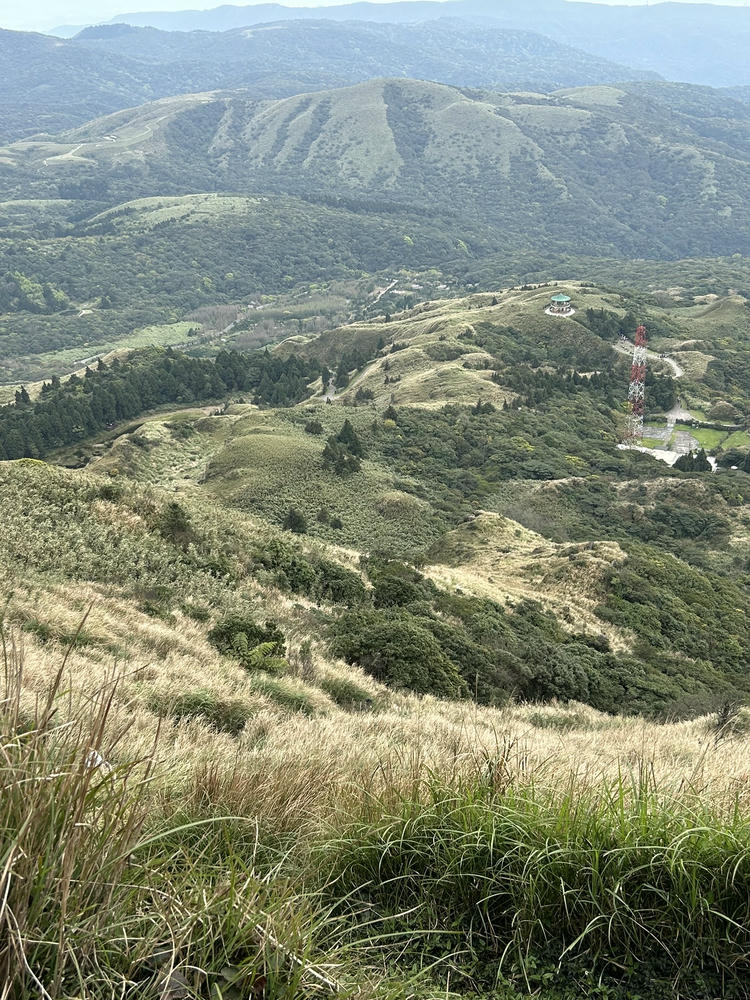 陽明山》七星山主峰路線及登山口整理,小油坑、冷水坑登山步道 - 第2張圖 陽明山》七星山主峰路線及登山口整理,小油坑、冷水坑登山步道