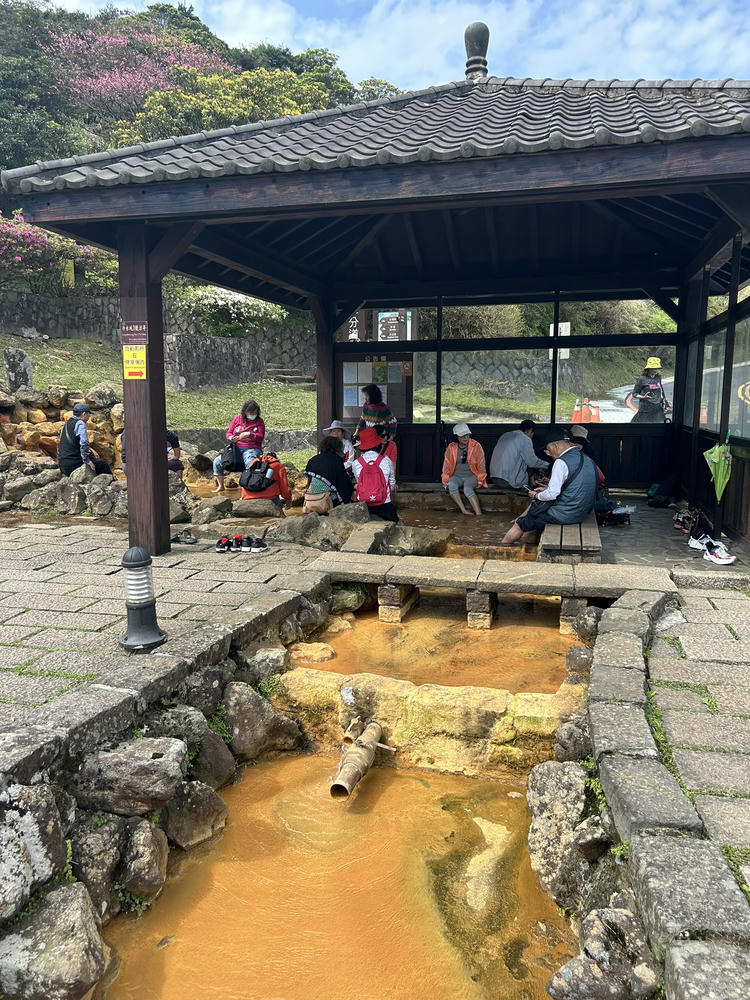 陽明山》七星山主峰路線及登山口整理,小油坑、冷水坑登山步道 - 第15張圖 冷水坑的公共泡腳池