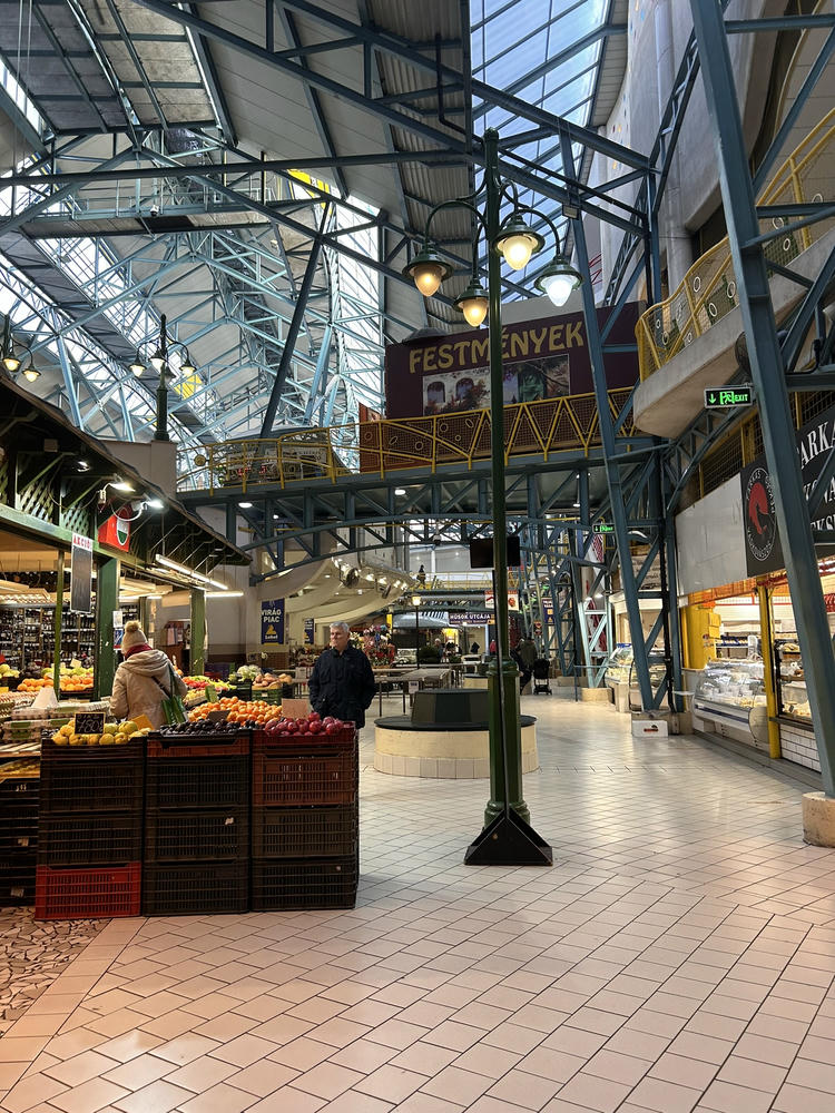 匈牙利》只知道布達佩斯中央市場？必去的寶藏市場：Lehel Market