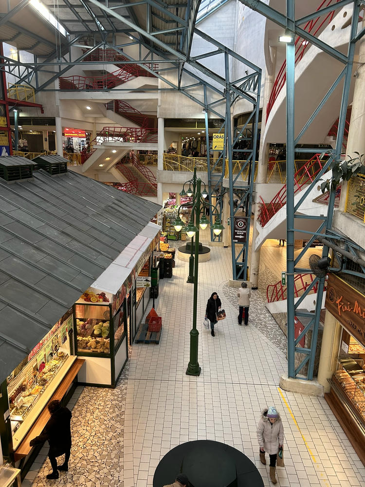 匈牙利》只知道布達佩斯中央市場？必去的寶藏市場：Lehel Market