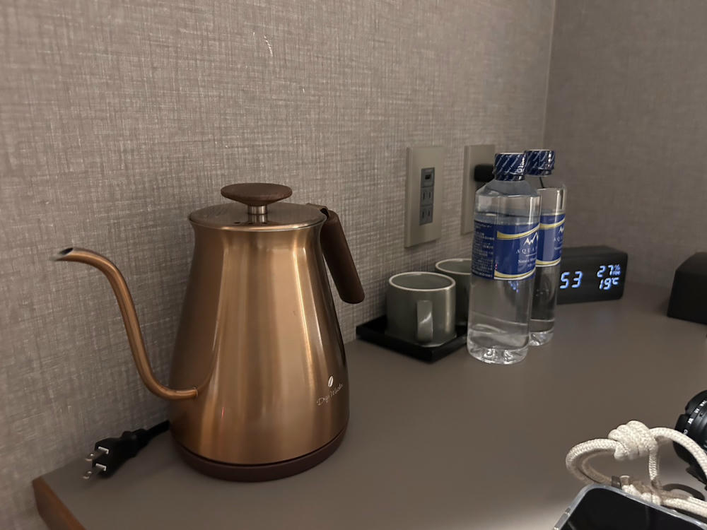 AND HOTEL HAKATA 床邊桌子